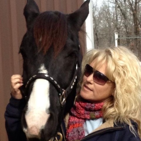 Meet your Posher, Gina - Picture 1 of 2